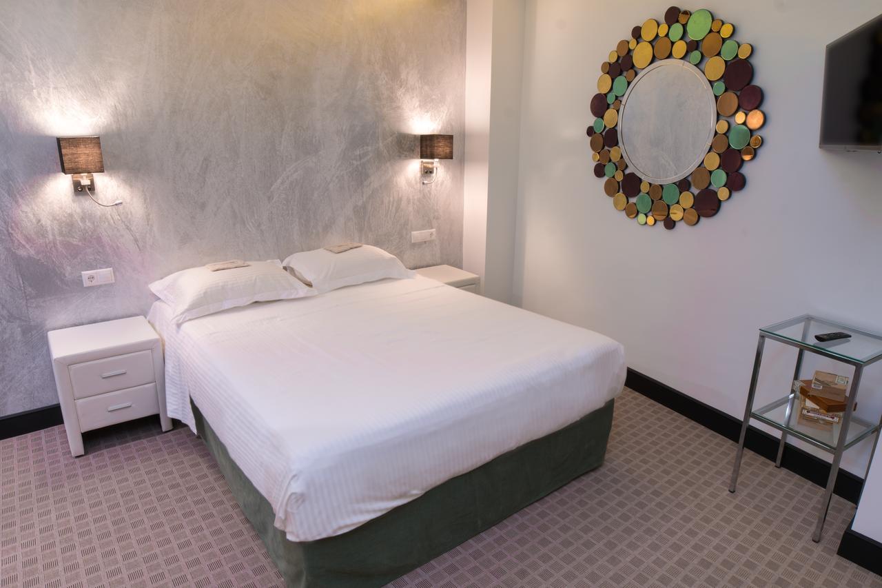 Andromeda Downtown Suites Atenas Exterior foto
